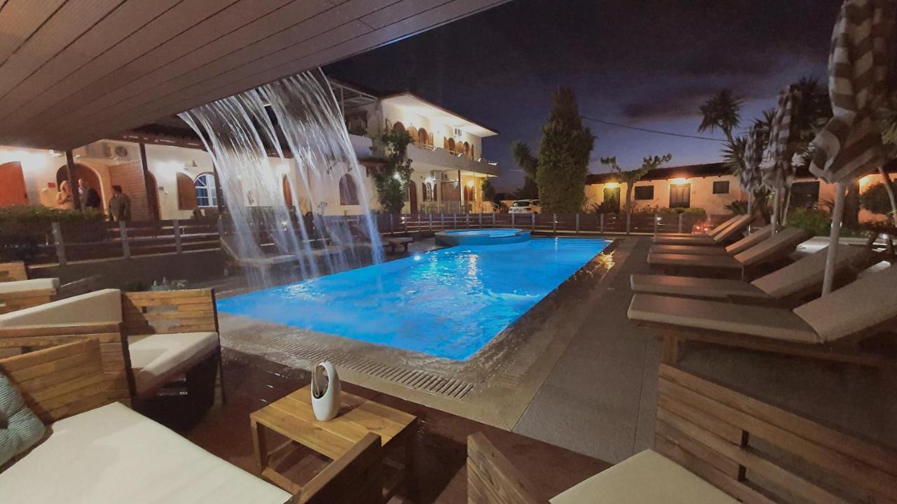 Athina Apartments Stoúpa Esterno foto
