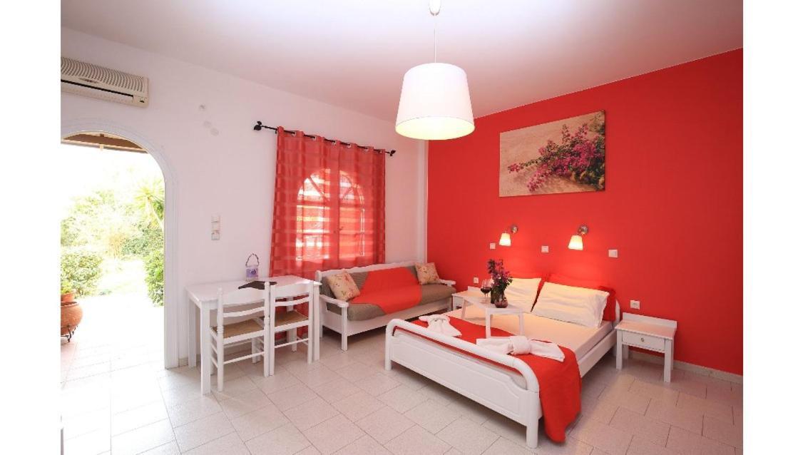 Athina Apartments Stoúpa Esterno foto
