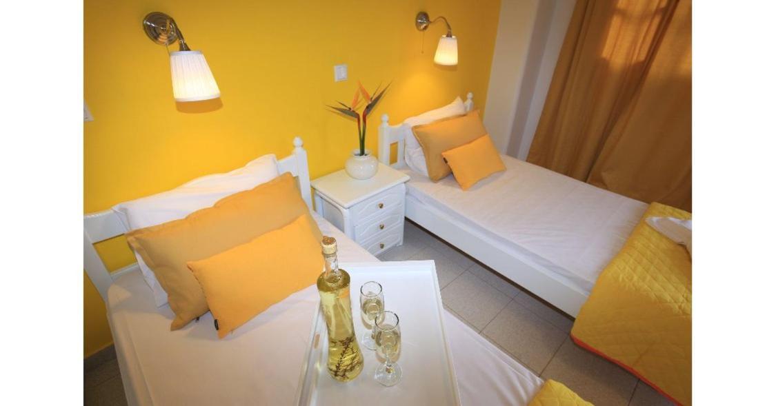 Athina Apartments Stoúpa Esterno foto