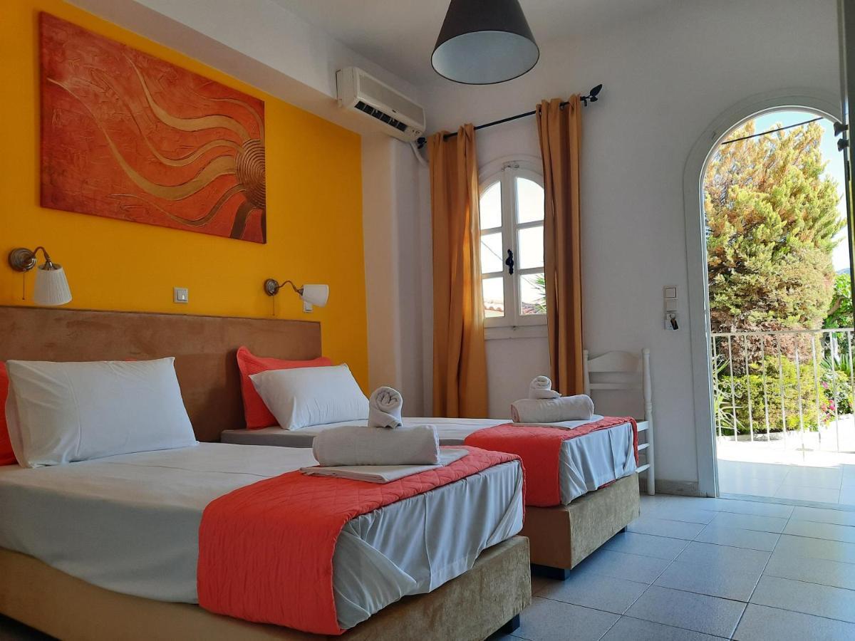 Athina Apartments Stoúpa Esterno foto