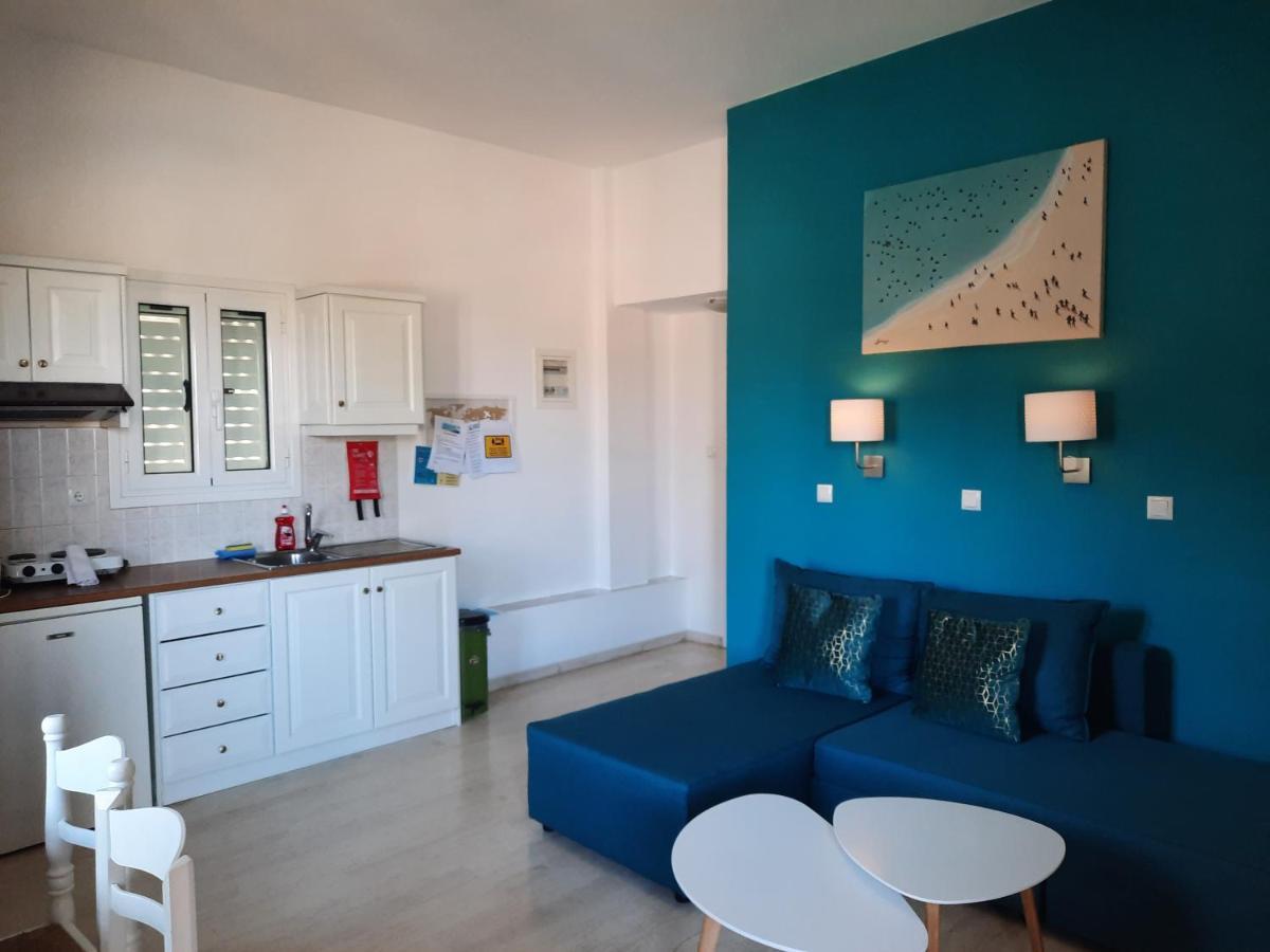 Athina Apartments Stoúpa Esterno foto